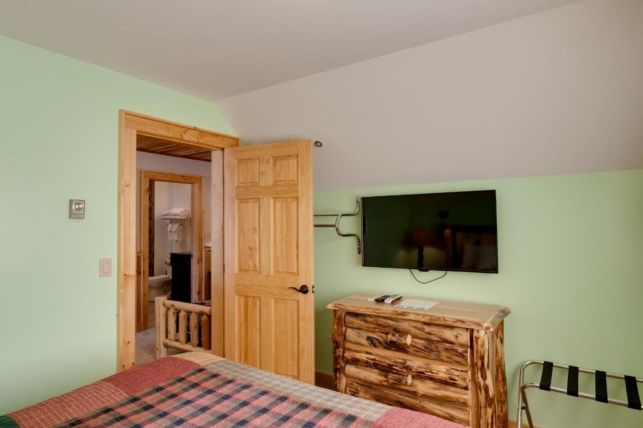Cobble Mountain Lodge レークプラシッド エクステリア 写真